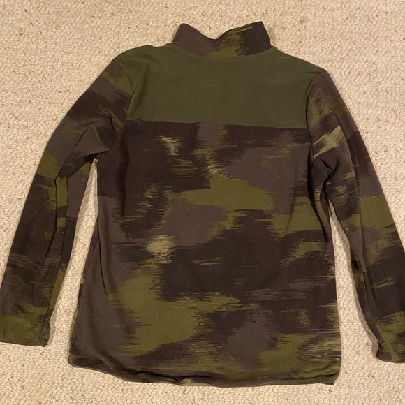 The North Face Green and Black Camo Button-Up Shirt NWT - Picture 2 of 3